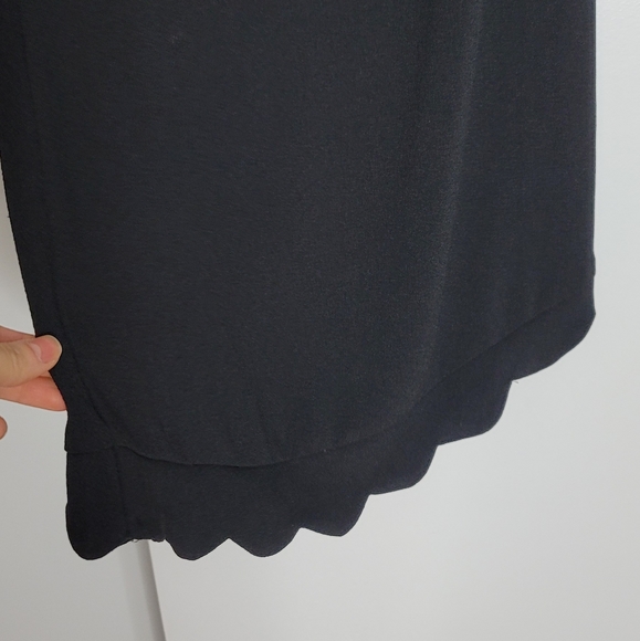 Monteau scallop base dress - Picture 10 of 11